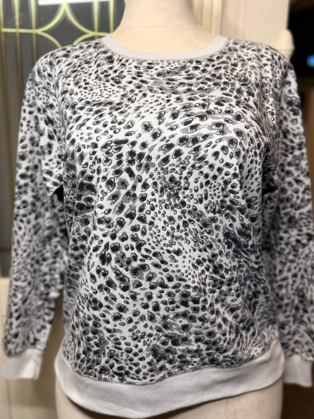 Studio Works Leopard Print Sweatshirt L Mob Wife Animal Print